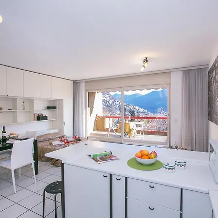 Lake View Apartment